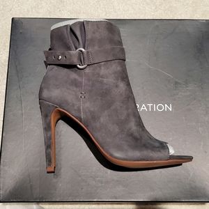 NEW IN BOX BCBG SUEDE HEELED BOOTIES 6.5